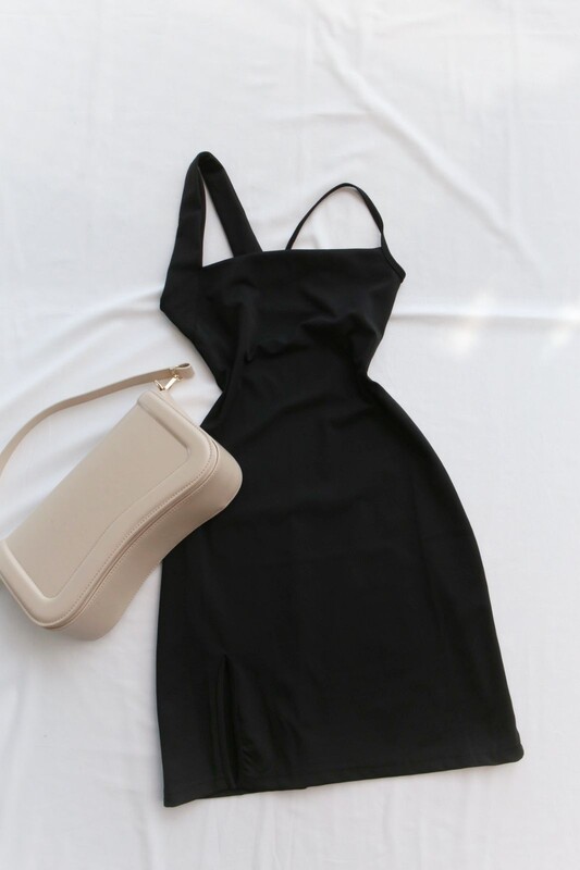 Bantlı İnce Askılı Yırtmaçlı Mini Elbise SİYAH - Thumbnail